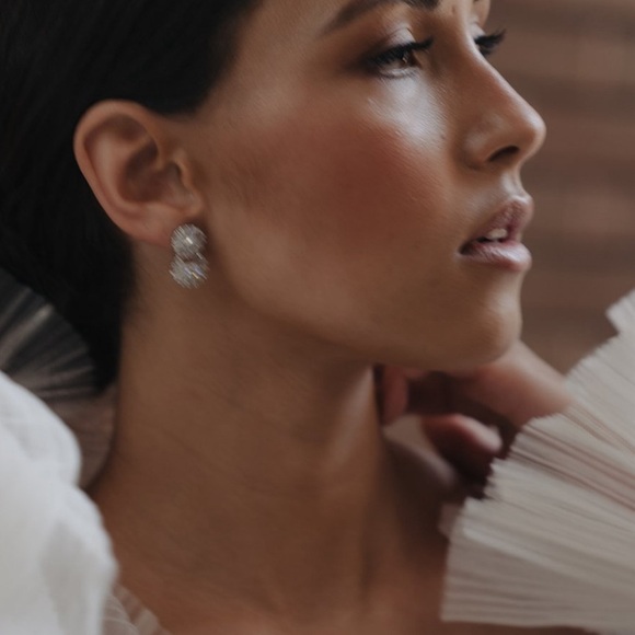 WHITE GOLD RHINESTONE FLORAL-INSPIRED BRIDAL EARRINGS - Picture 2 of 4